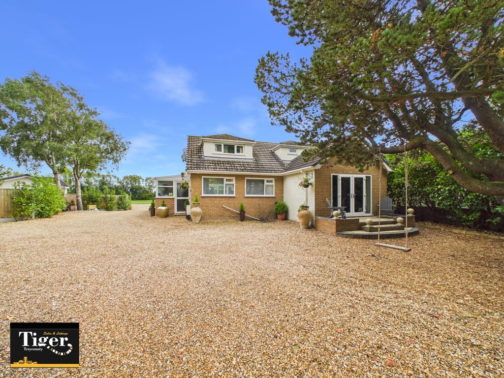Property photo 1 of 32