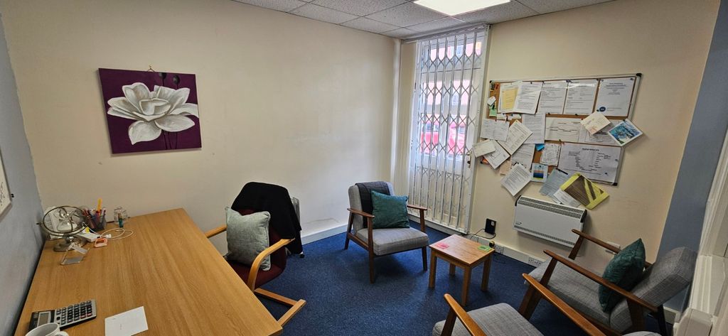 Property photo 2 of 9 Gf Example Office