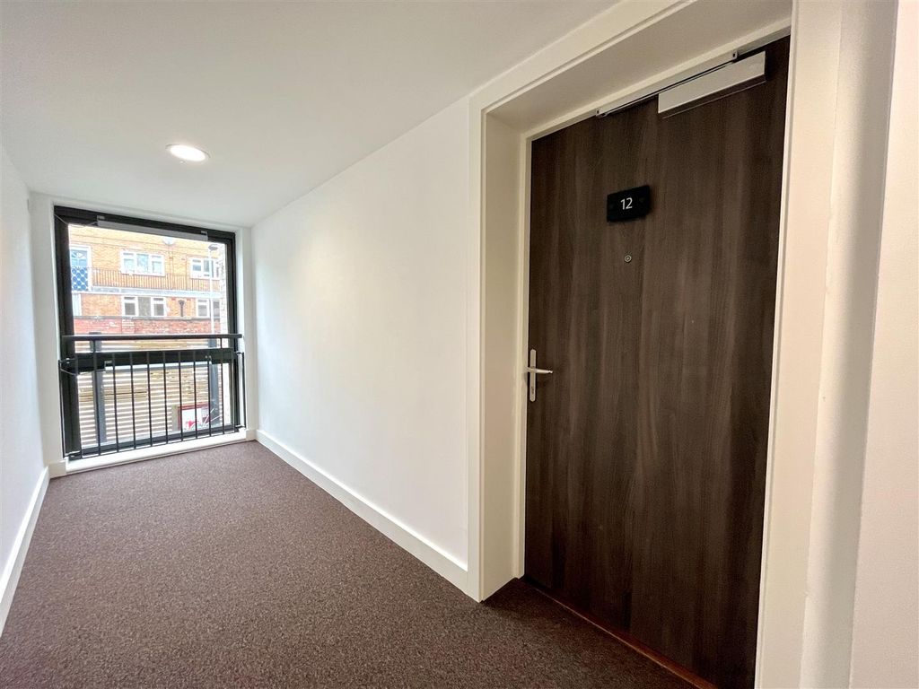 Property photo 2 of 24 Entrance