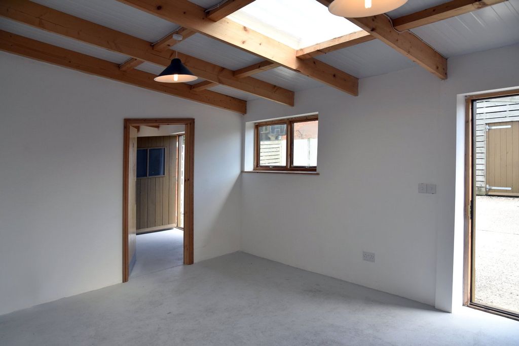 Property photo 2 of 9 Picture No. 02