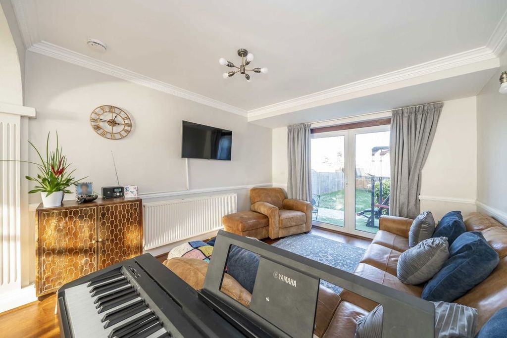 Property photo 3 of 8