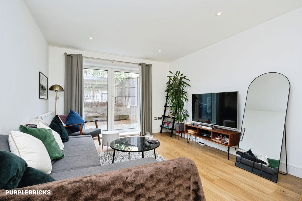 Property photo 1 of 30
