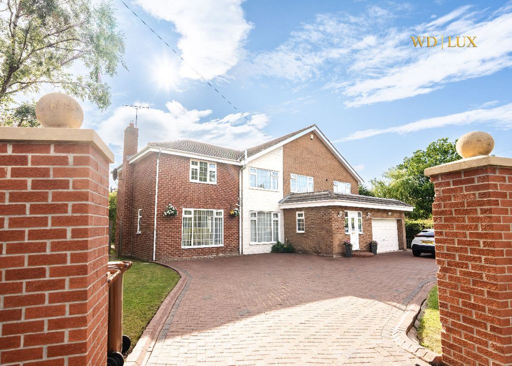 Property photo 1 of 35