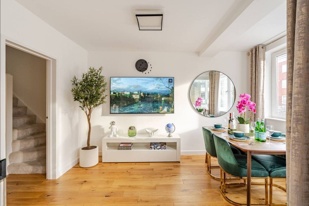 Property photo 1 of 9 81E510Fc-5762-44d7-A41B-9De7705E3F6c.Jpg