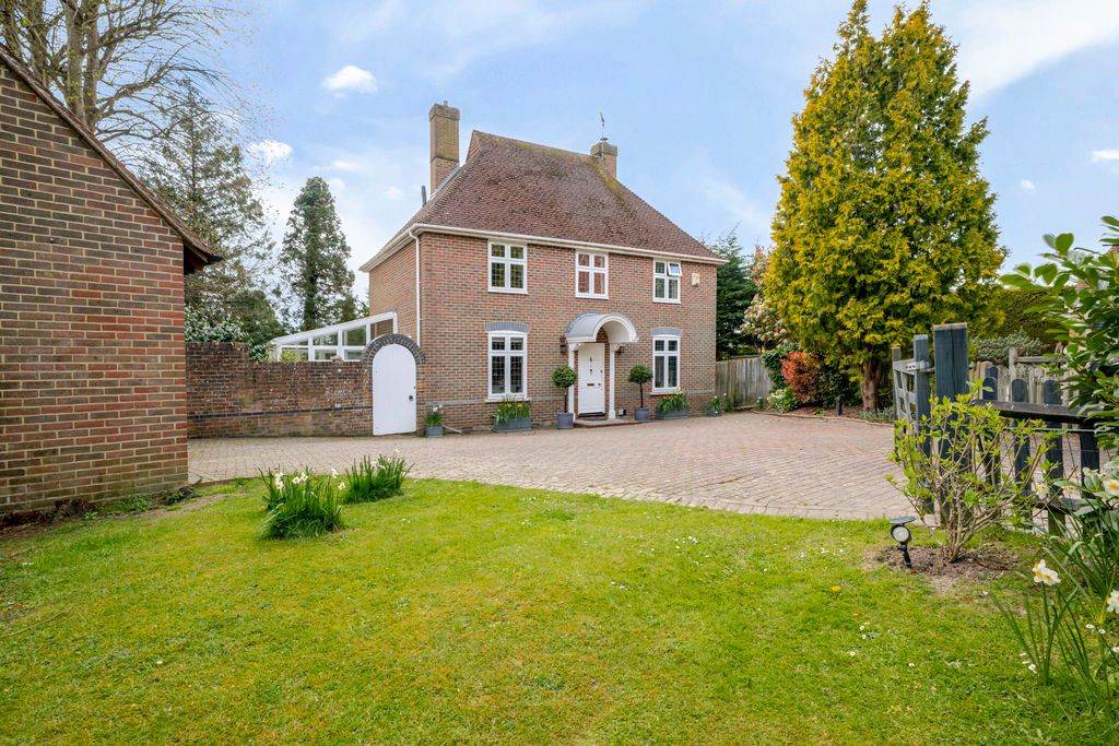 Property photo 1 of 19 Photo 13