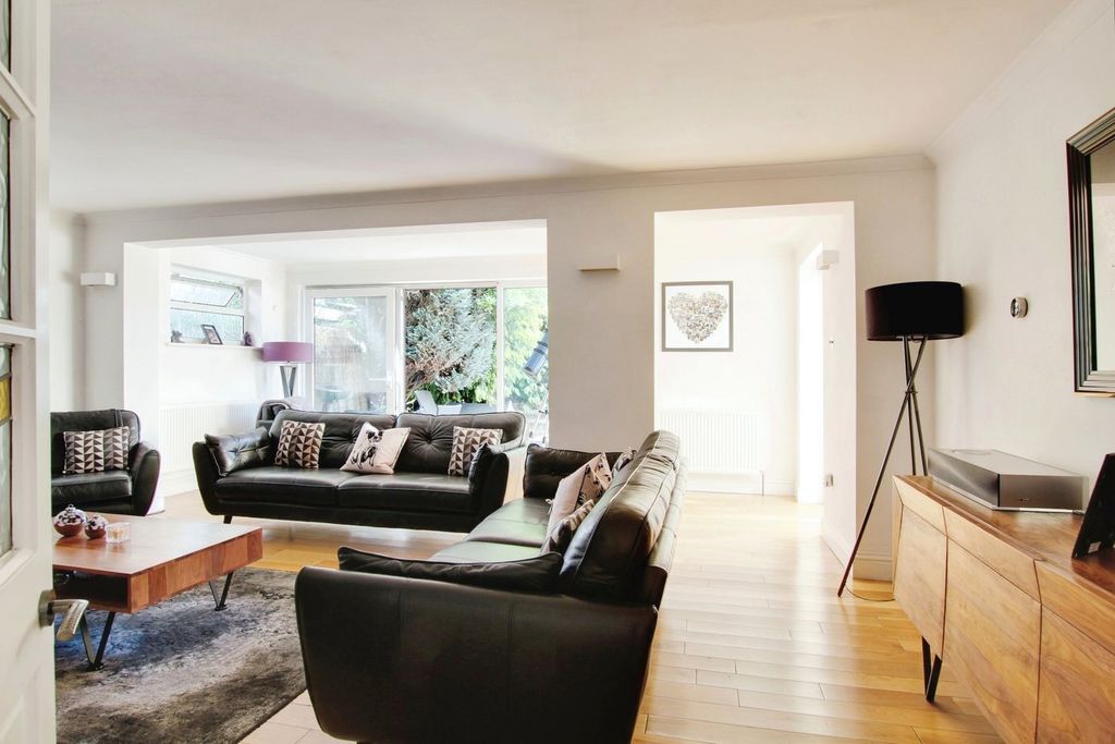 Property photo 3 of 24