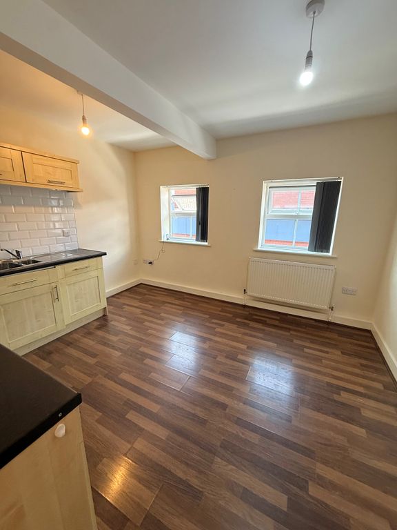 Property photo 1 of 5 Kitchen 1