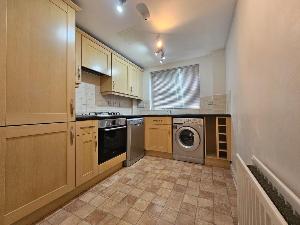 Property photo 3 of 15 Kitchen