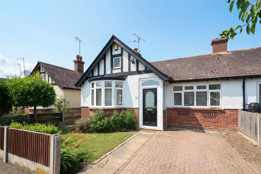 Property photo 1 of 15 Wynn Road, Tankerton, Whitstable