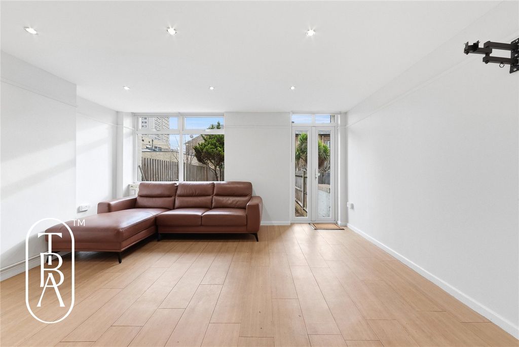 Property photo 2 of 16 Picture No. 06