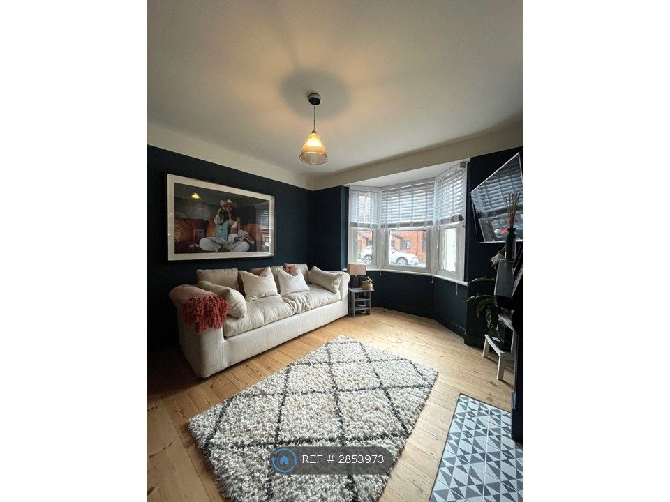 Property photo 1 of 14 Lounge