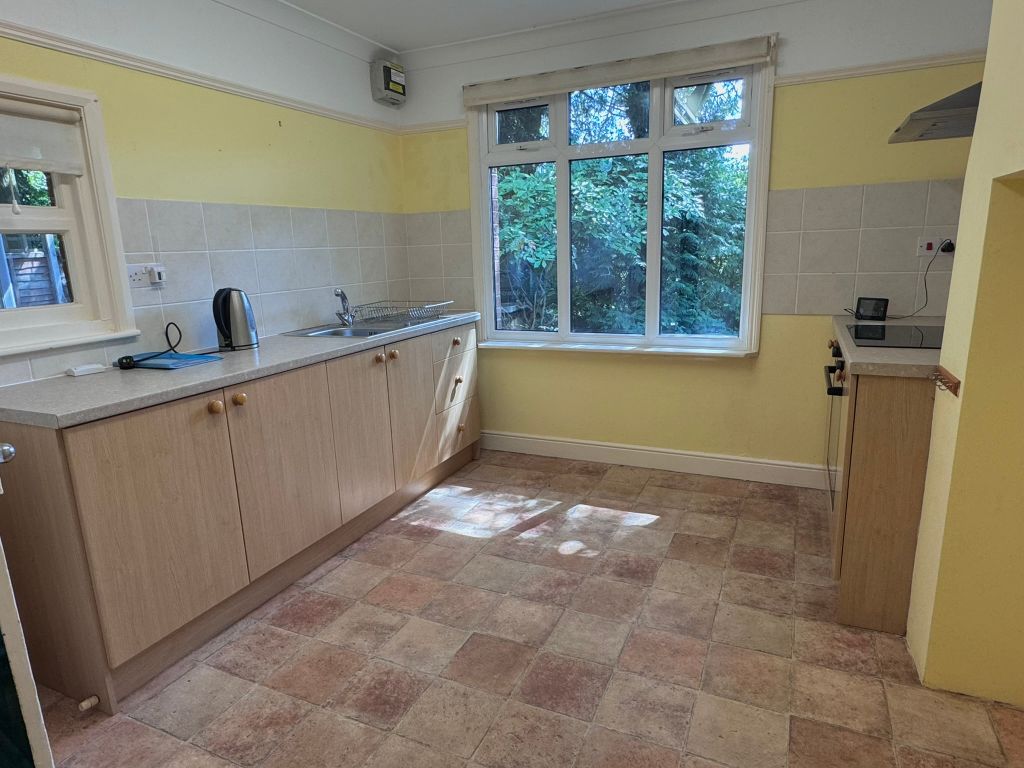 Property photo 2 of 17 Kitchen 