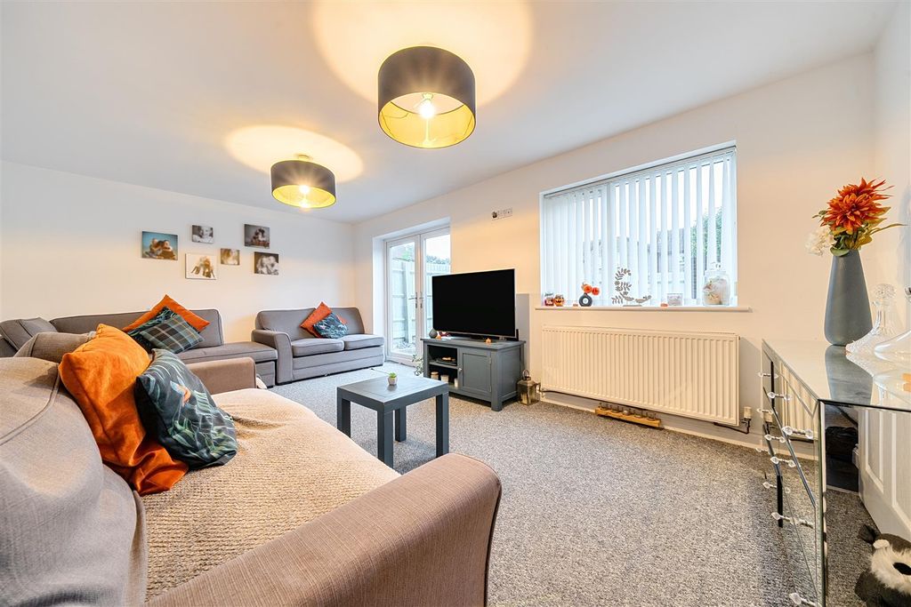 Property photo 2 of 20 Lounge/Diner