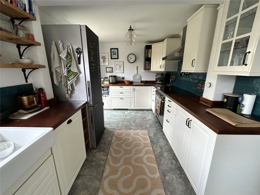 Property photo 2 of 29 Picture No. 02