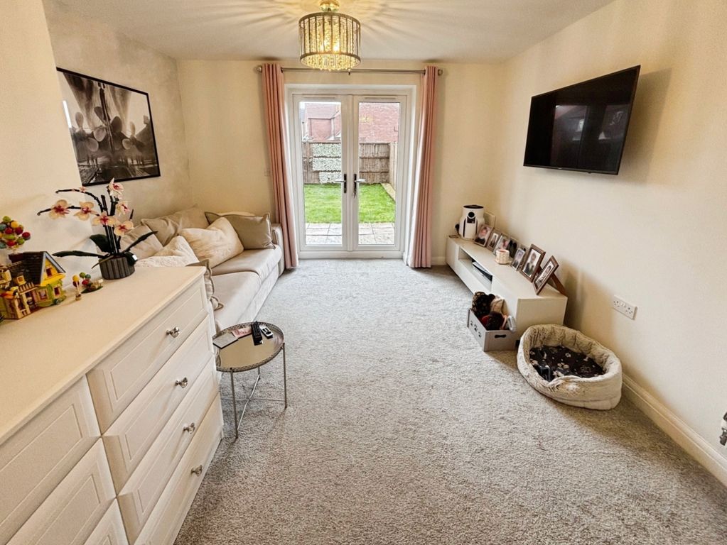 Property photo 3 of 8 Pbox-Img.Jpeg