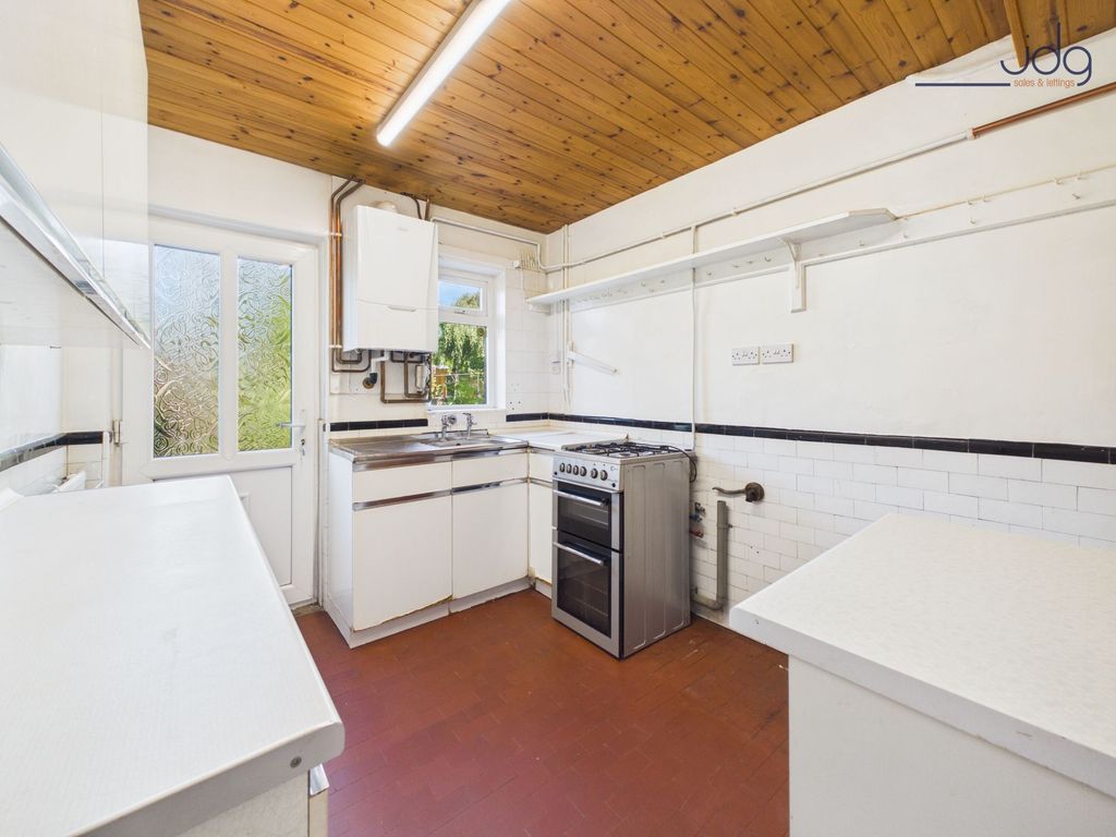 Property photo 3 of 14 Kitchen