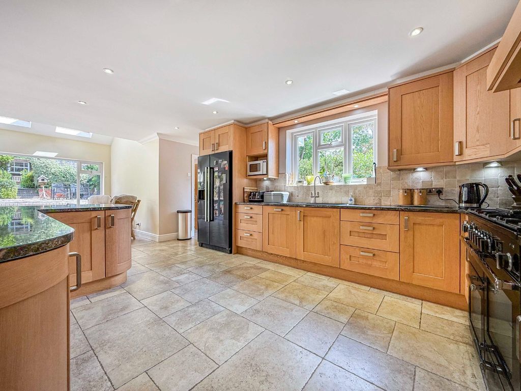 Property photo 2 of 27 5314725