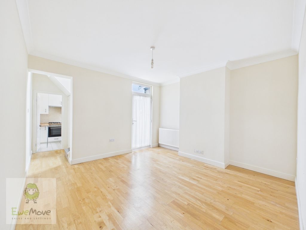 Property photo 3 of 9 Living Room