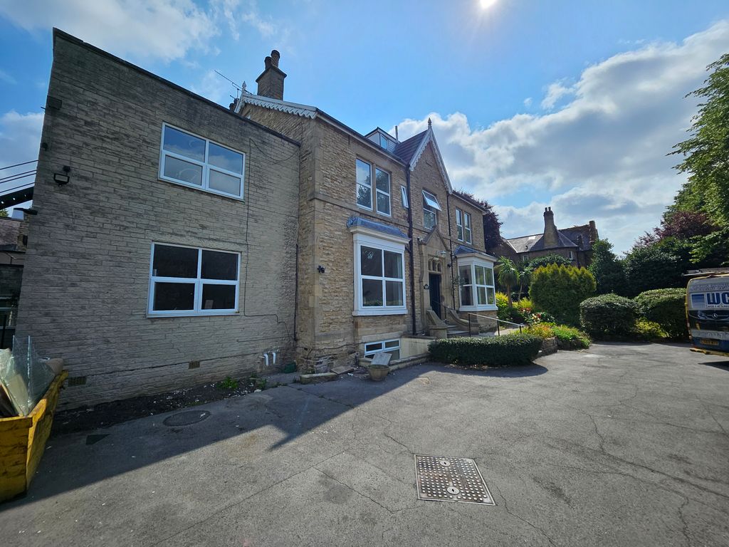 Property photo 1 of 30