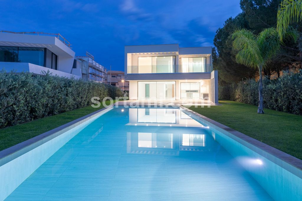 Property photo 1 of 72