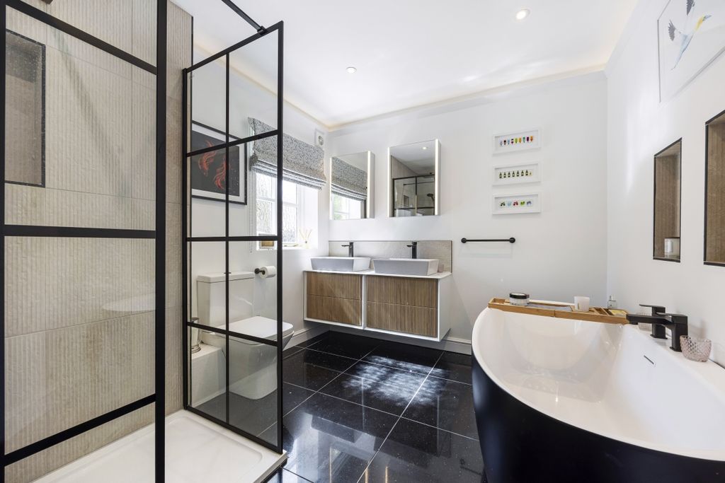 Additional image 5 of 3 bed mews to rentFauconberg Road, Cheltenham GL50