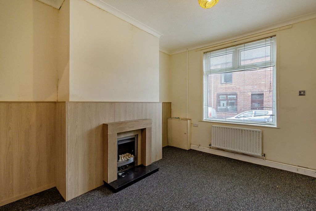 Property photo 3 of 21