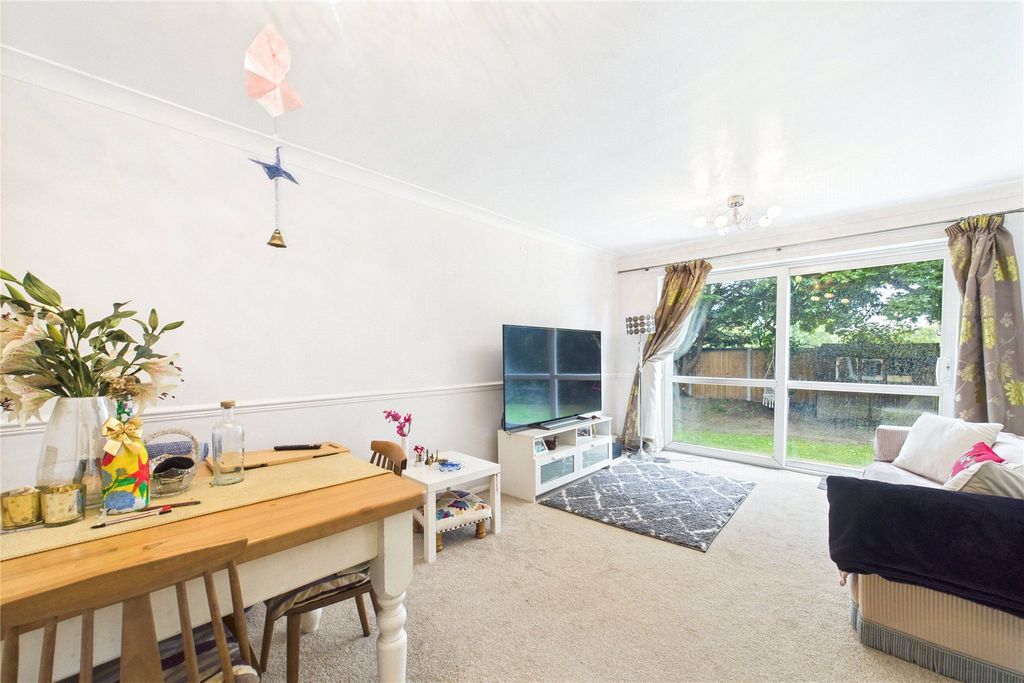 Property photo 3 of 8 Picture No. 16