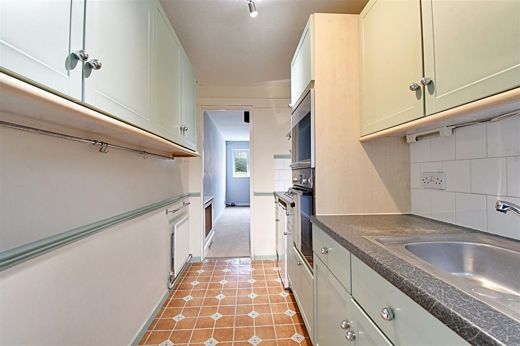 Property photo 3 of 13 Kitchen 2.Jpg