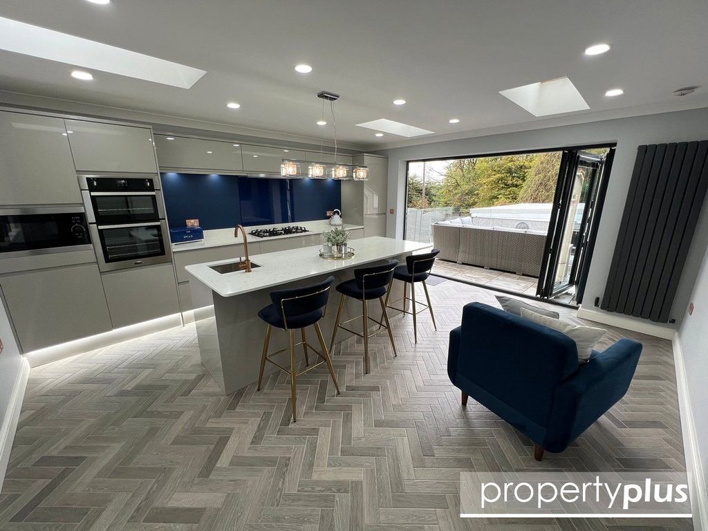 Property photo 3 of 38 Picture No. 25