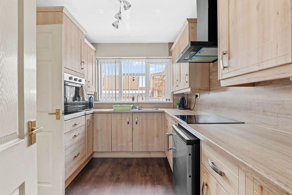 Property photo 3 of 15