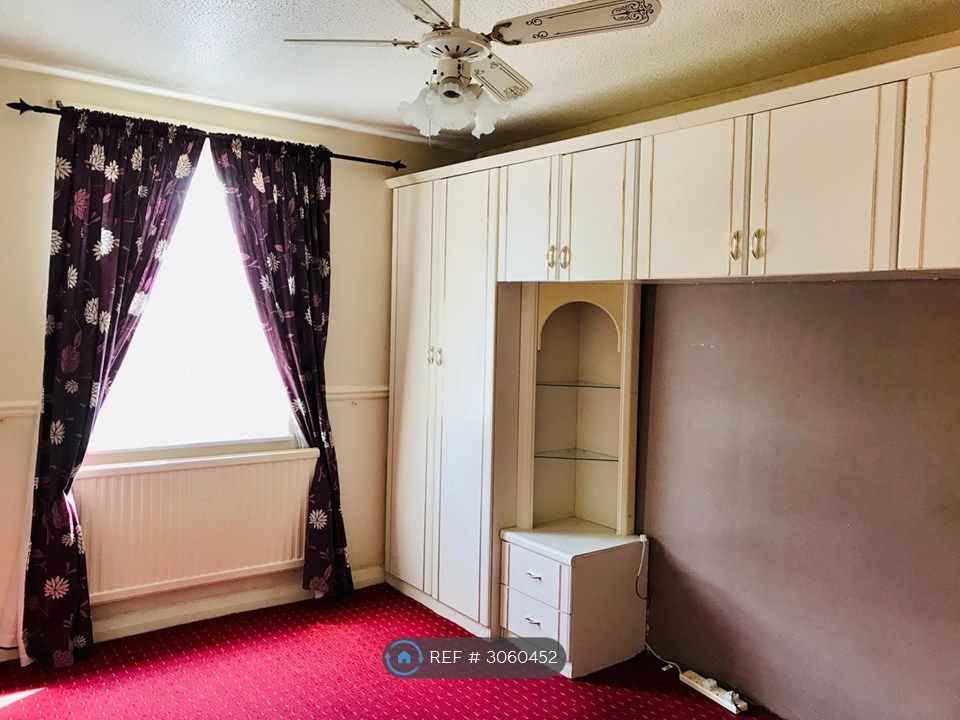 Property photo 2 of 7 Master Bedroom