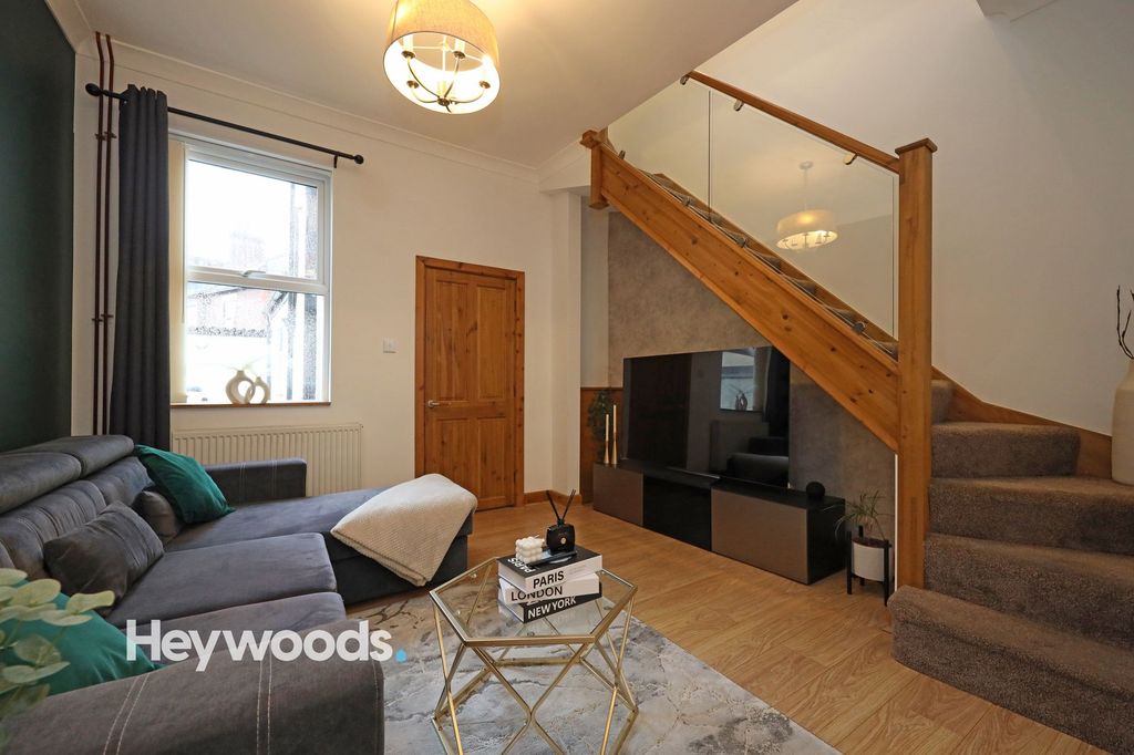 Property photo 3 of 31