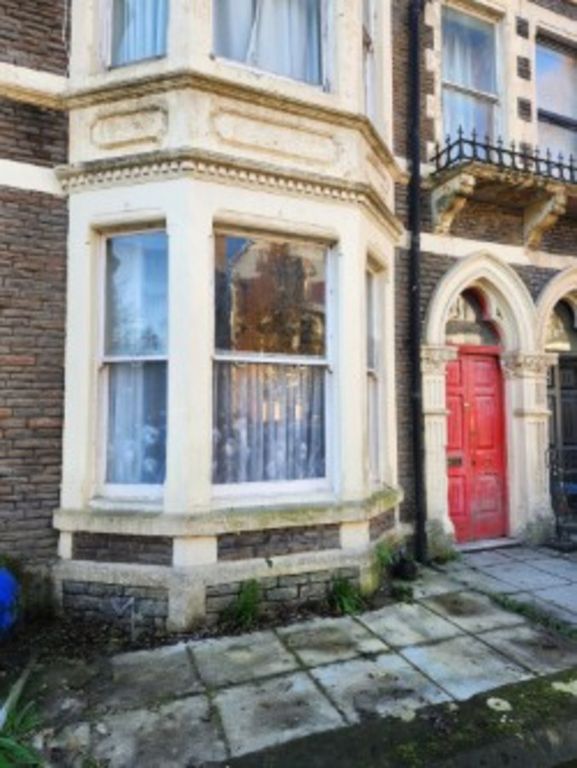 Property photo 2 of 10