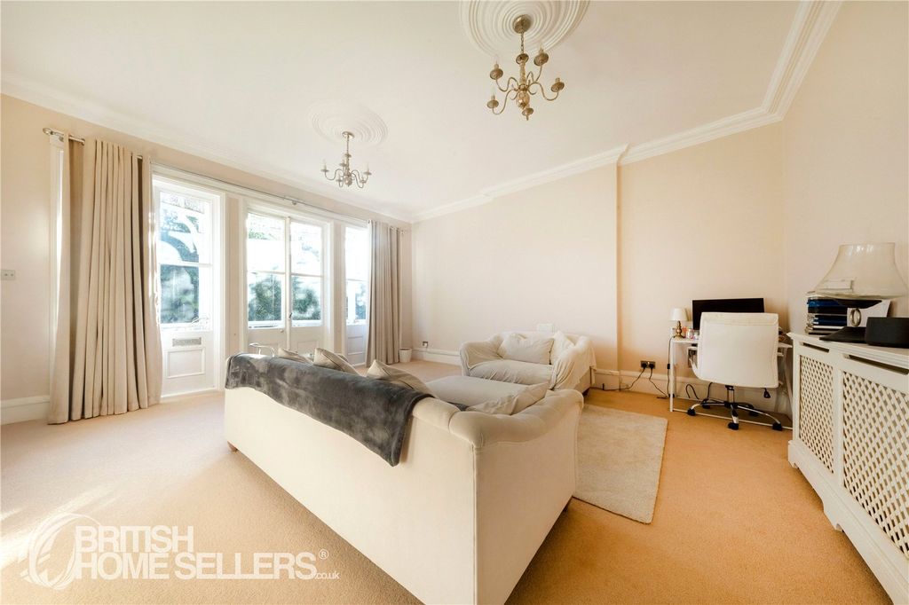 Property photo 3 of 21 Picture No. 05
