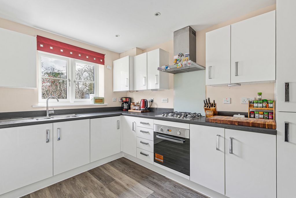 Property photo 2 of 15 Kitchen