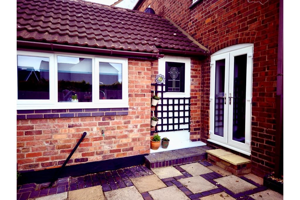 Property photo 3 of 27