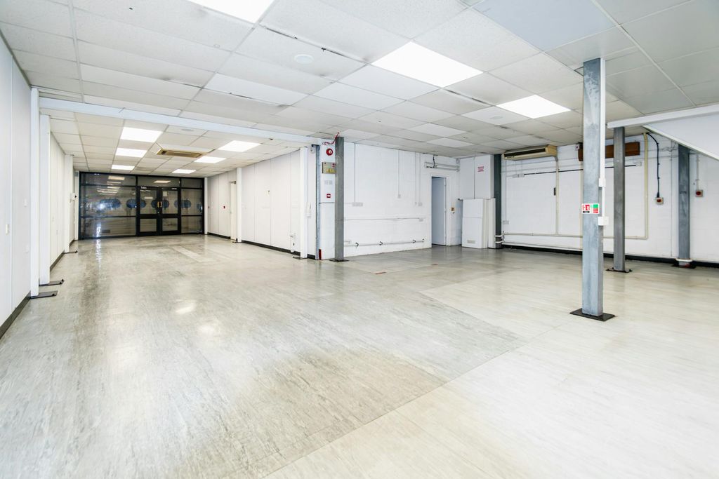 Property photo 2 of 7 5.Jpg