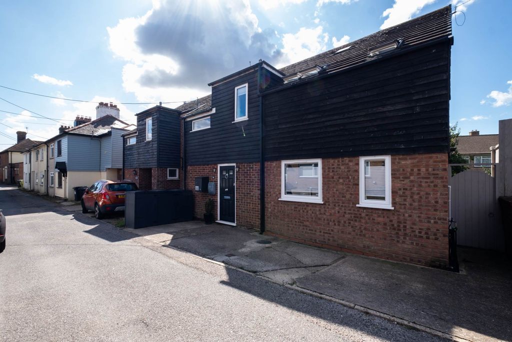 Property photo 1 of 21