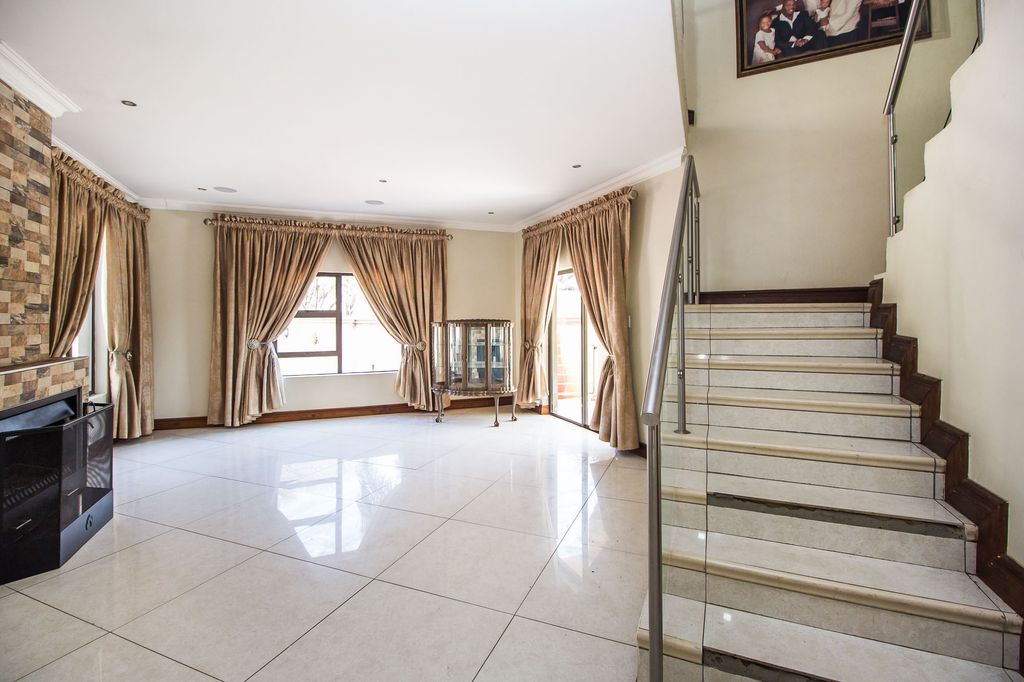Property photo 3 of 58