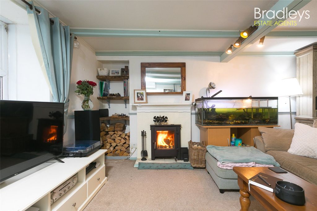 Property photo 1 of 14 Picture No. 12