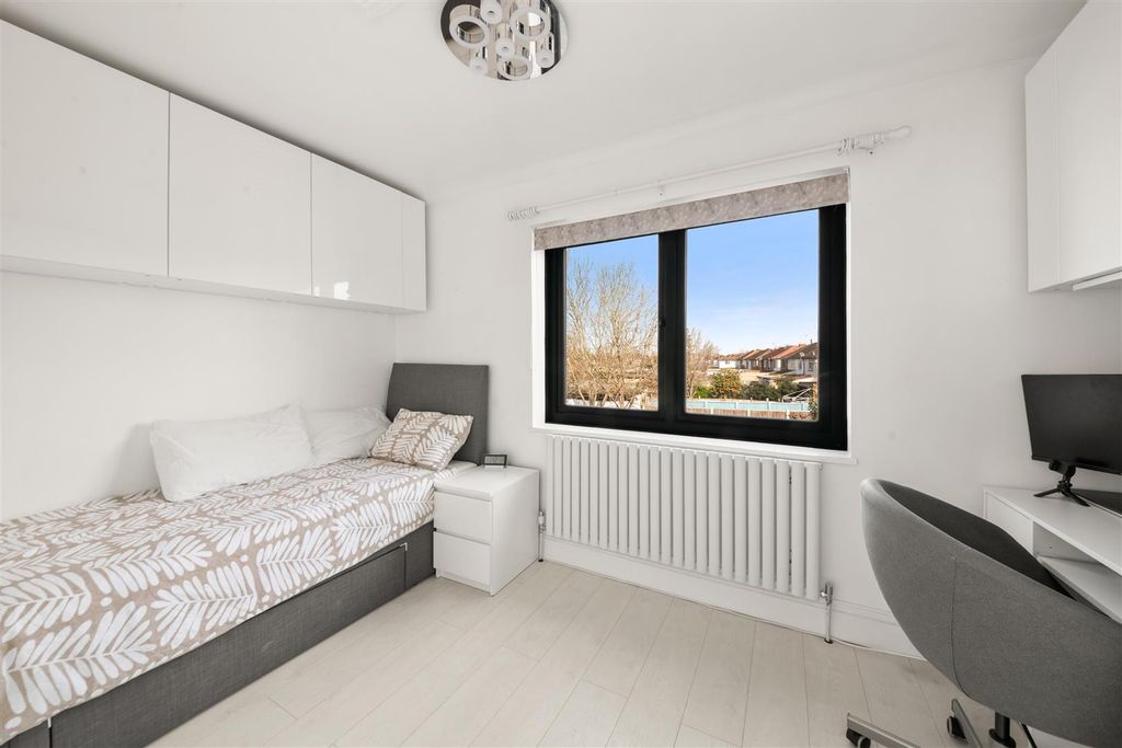 Additional image 11 of 3 bed semi-detached house for saleFredora Avenue, Hayes UB4