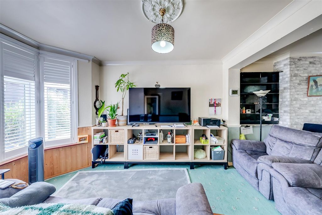 Property photo 2 of 18 A7S04950Hdr.Jpg