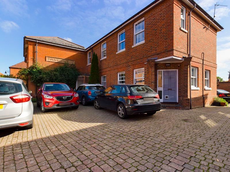 Property photo 1 of 9 Photo 7