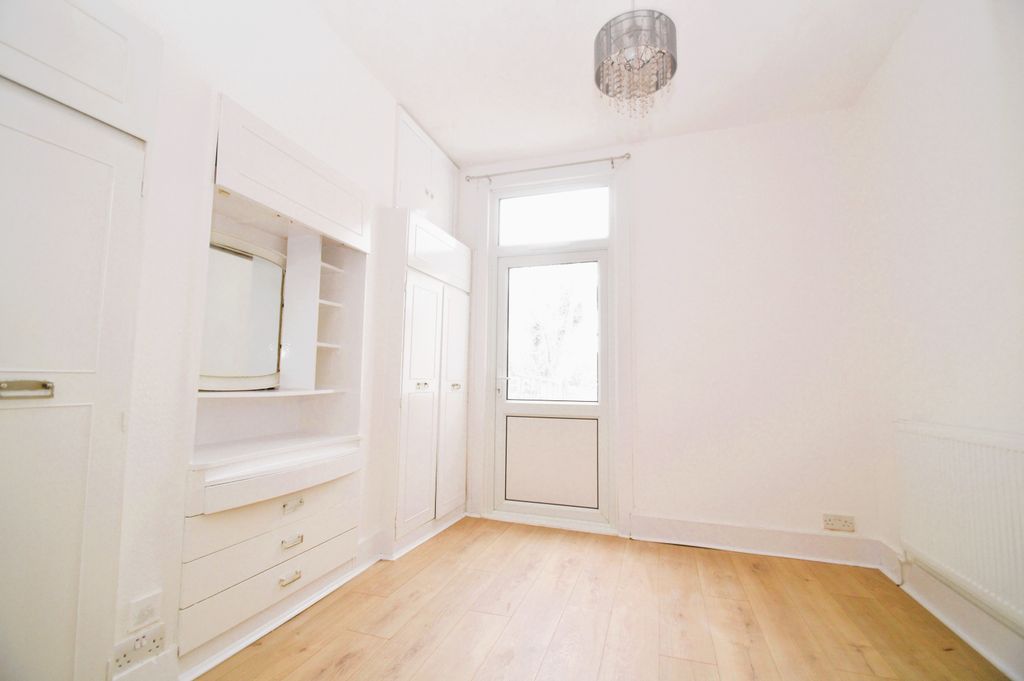 Property photo 2 of 8 Dsc_1076