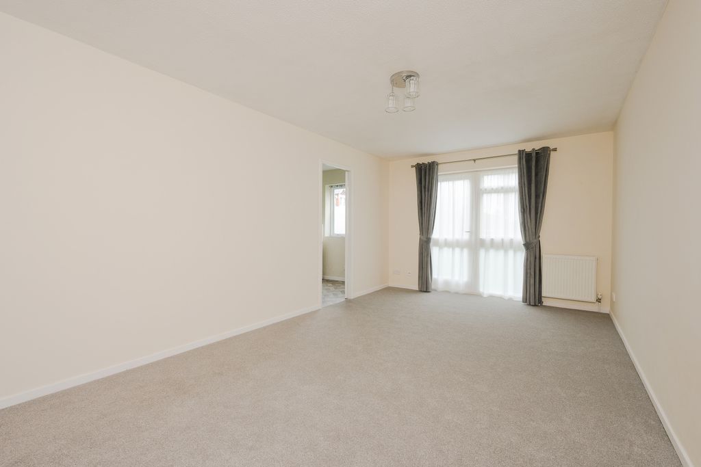 Property photo 2 of 9 Picture No. 12