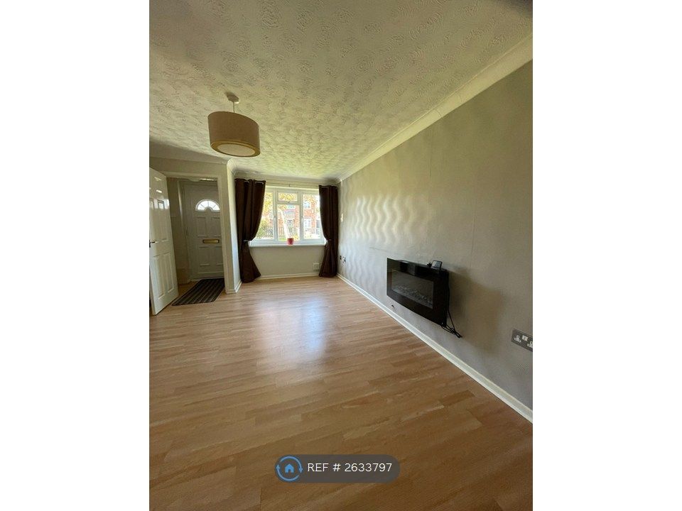 Property photo 3 of 14 Lounge Pic 1