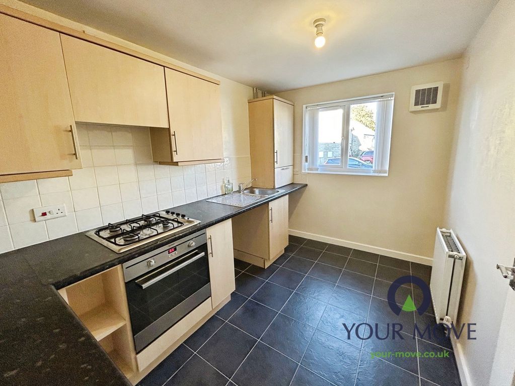 Property photo 3 of 12 Kitchen