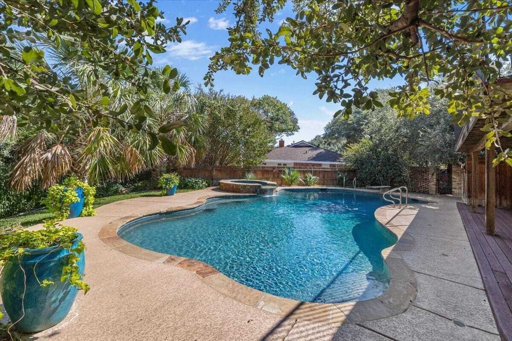 Property photo 1 of 31