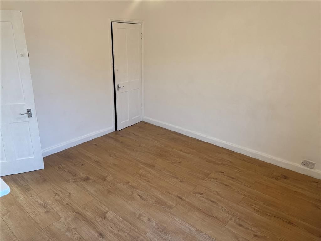 Property photo 3 of 9 Bedroom 1