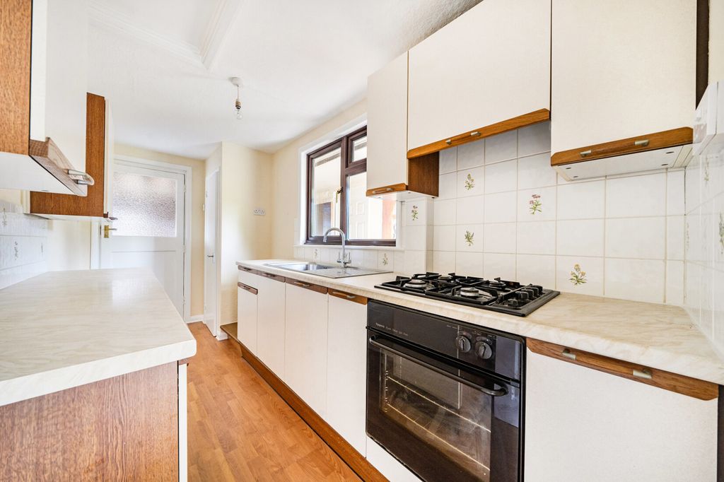 Property photo 3 of 20 Kitchen